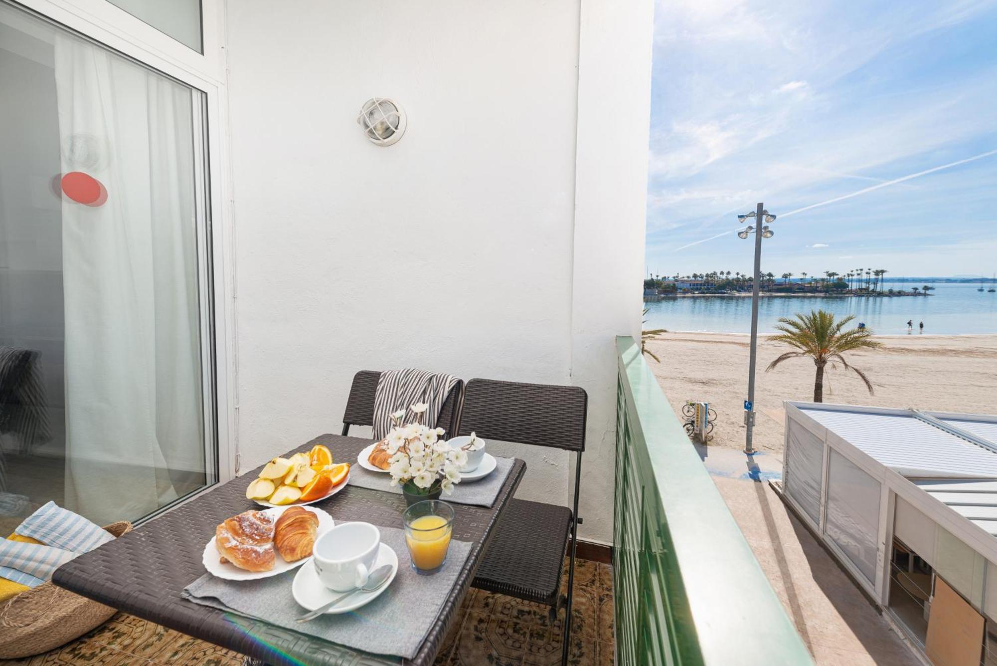 Apartment Xara Torres, At The Beach Of Alcudia Port de Alcudia  Eksteriør billede