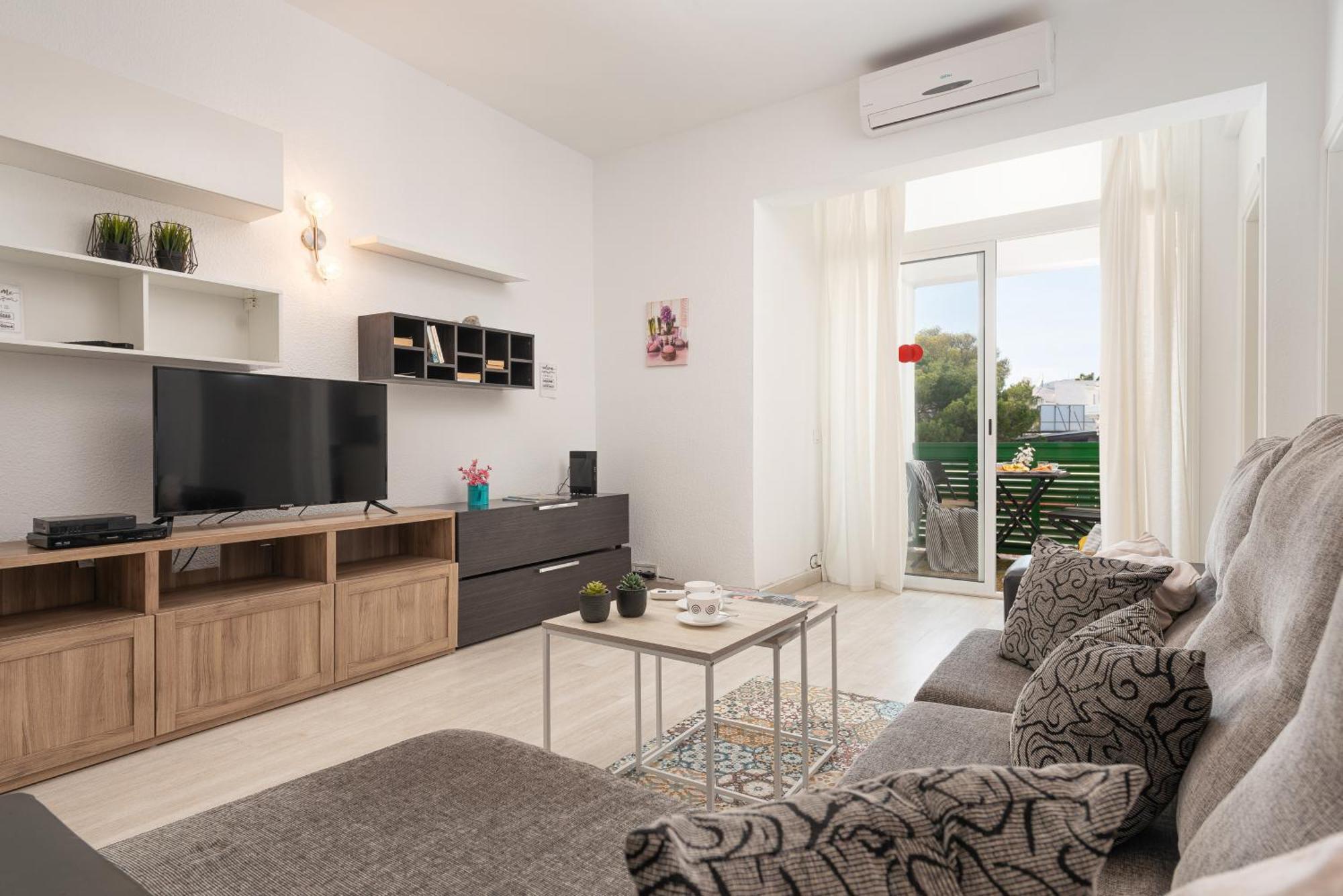 Apartment Xara Torres, At The Beach Of Alcudia Port de Alcudia  Eksteriør billede