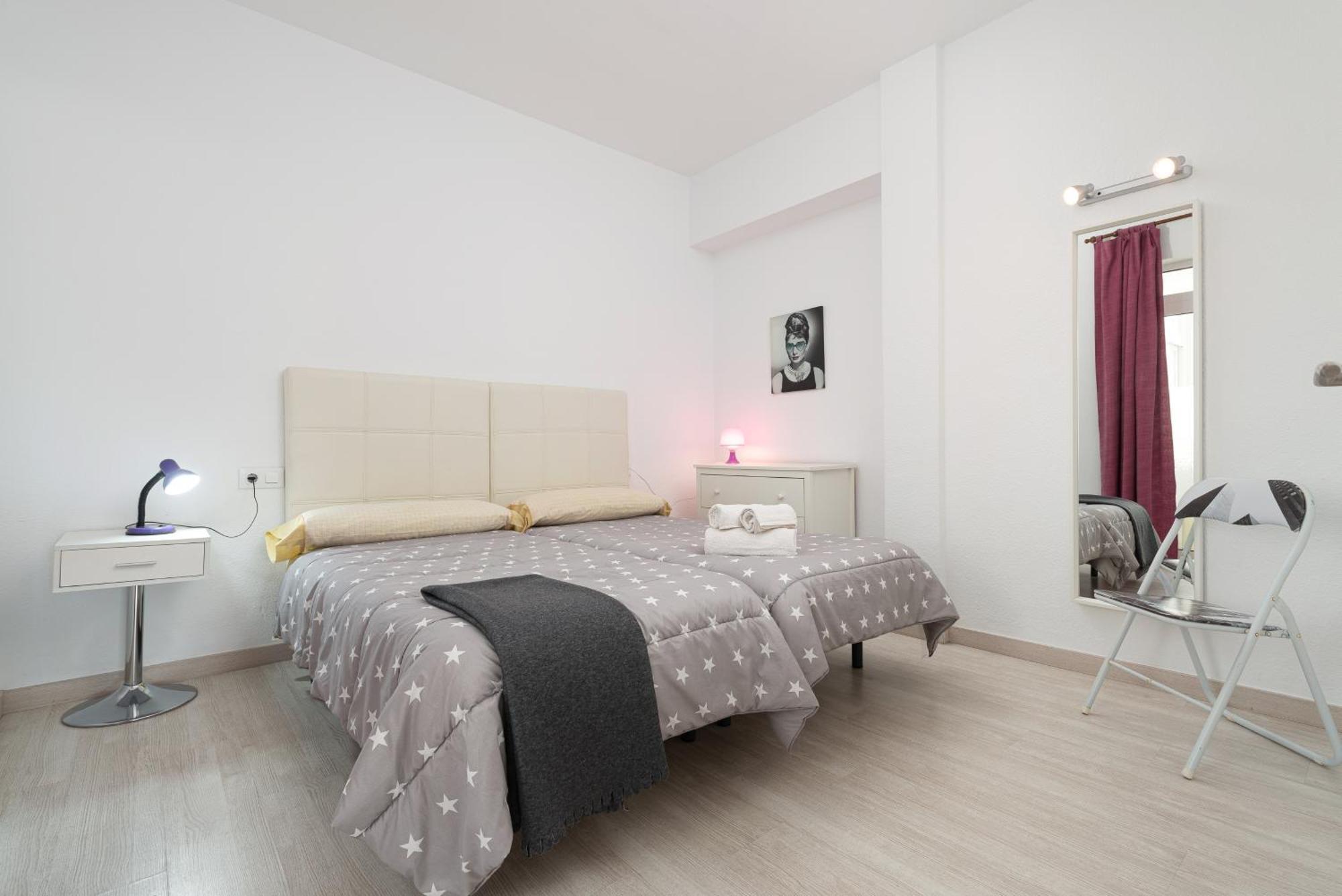 Apartment Xara Torres, At The Beach Of Alcudia Port de Alcudia  Eksteriør billede