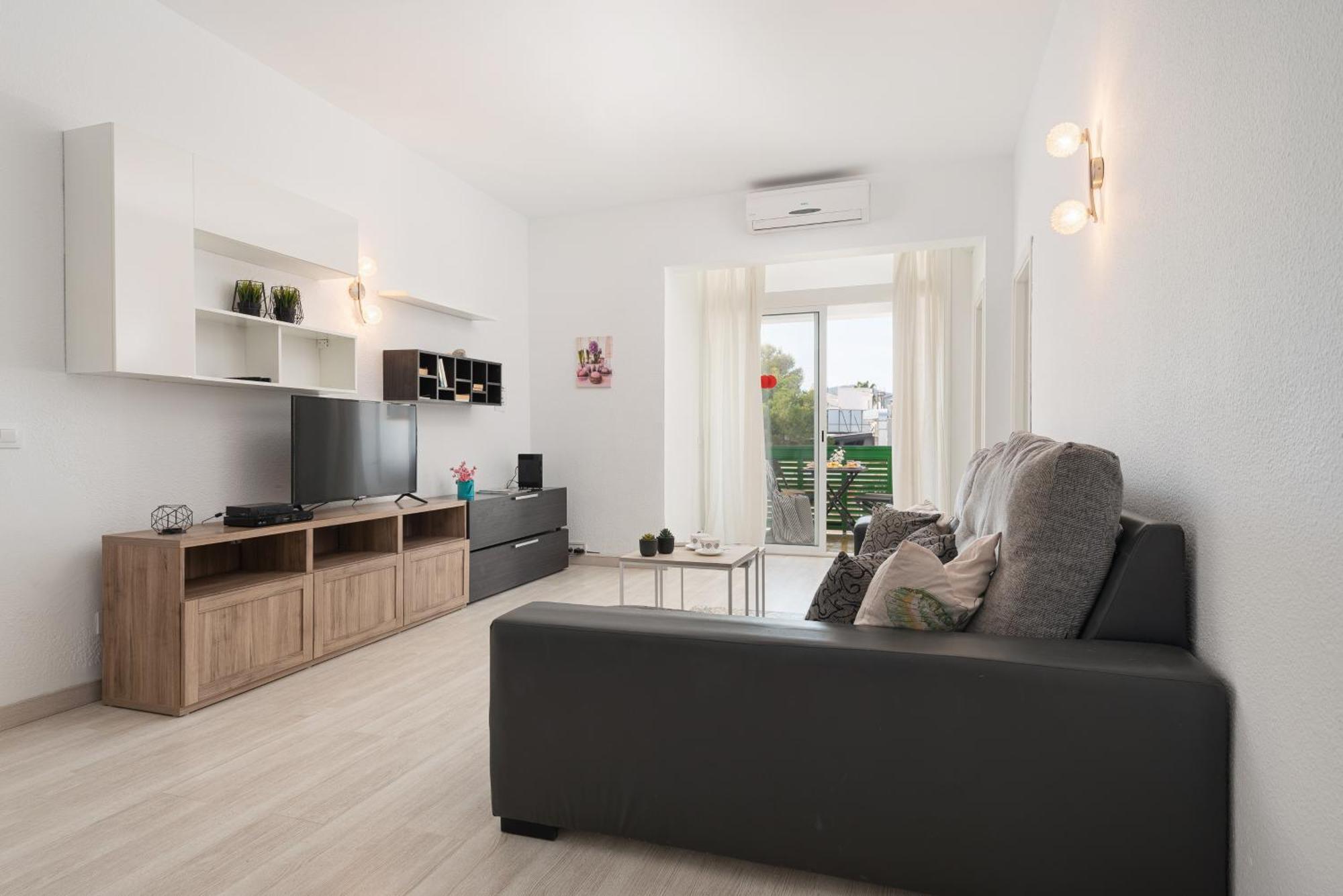 Apartment Xara Torres, At The Beach Of Alcudia Port de Alcudia  Eksteriør billede