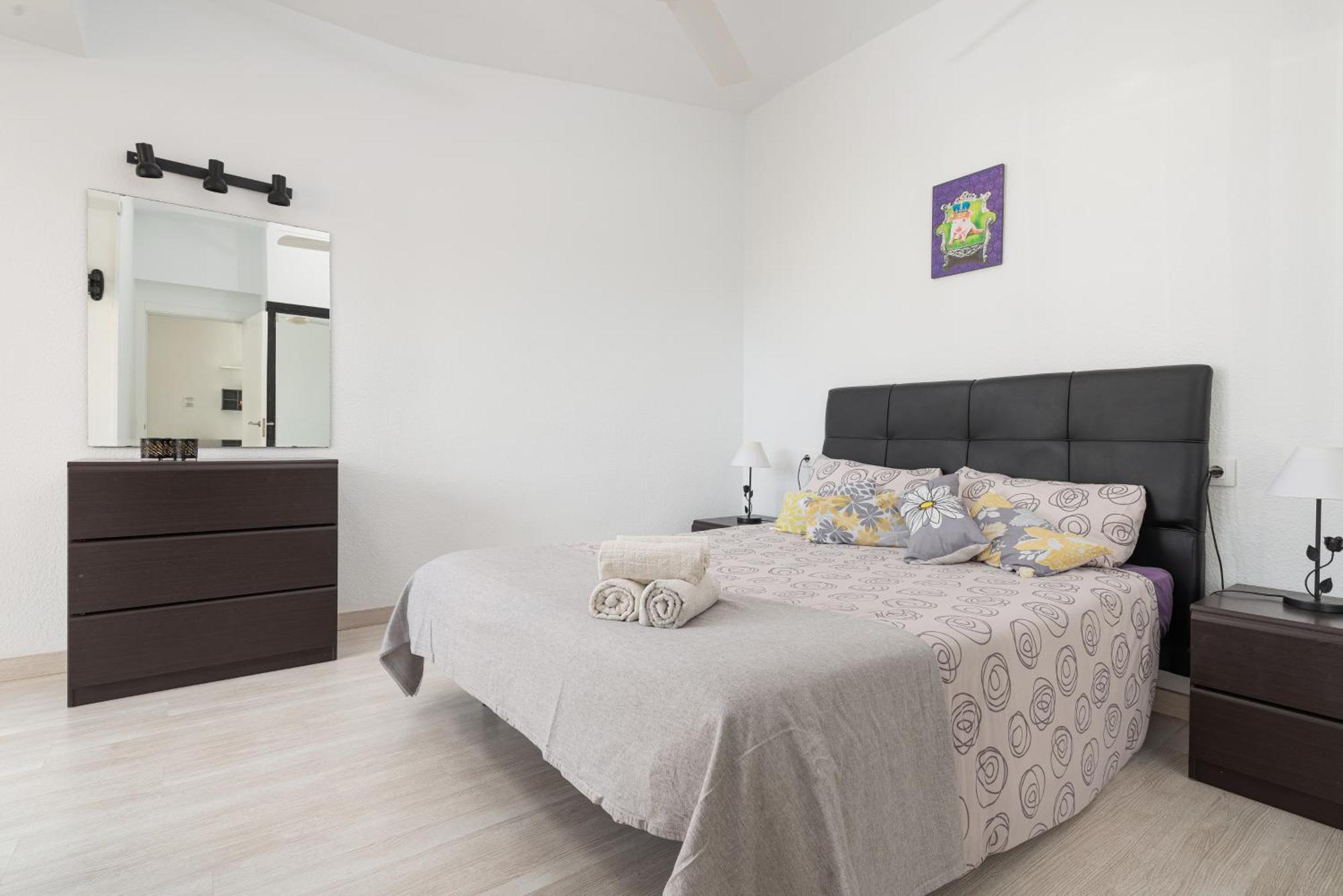 Apartment Xara Torres, At The Beach Of Alcudia Port de Alcudia  Eksteriør billede