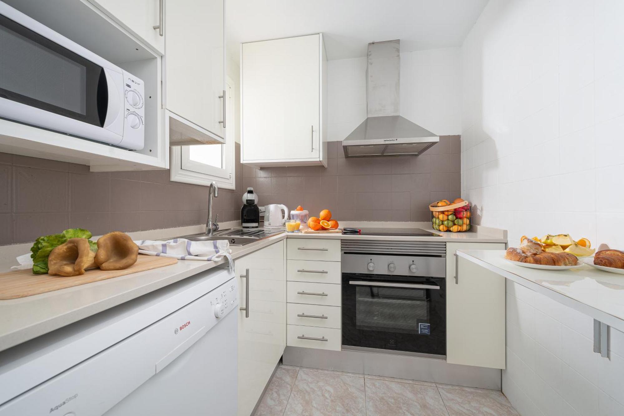 Apartment Xara Torres, At The Beach Of Alcudia Port de Alcudia  Eksteriør billede